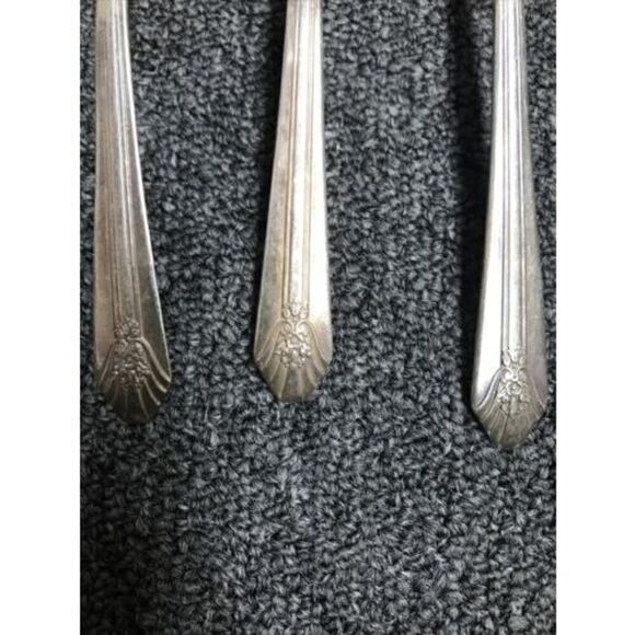 William A Rogers imperial silver co Vintage 1939 Flatware 7-Piece - Picture 6 of 11